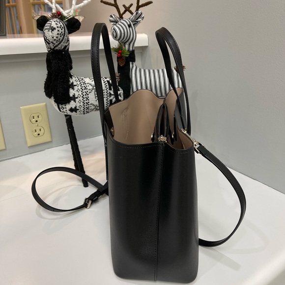 Black leather ♠️ kate spade handbag. Looks brand new! - Picture 4 of 8